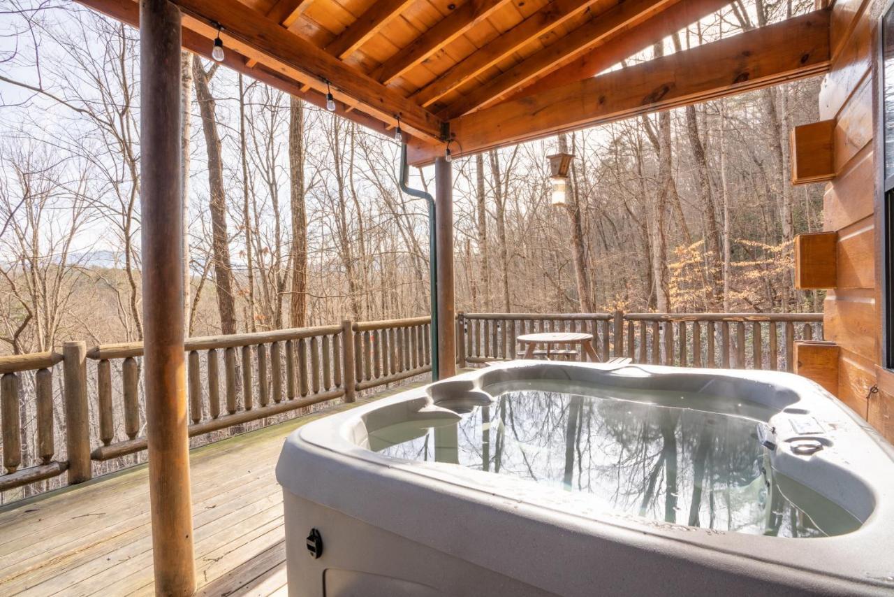 Moonshine Ridge Cabin With Hot Tub And Fire Pit Pigeon Forge Esterno foto