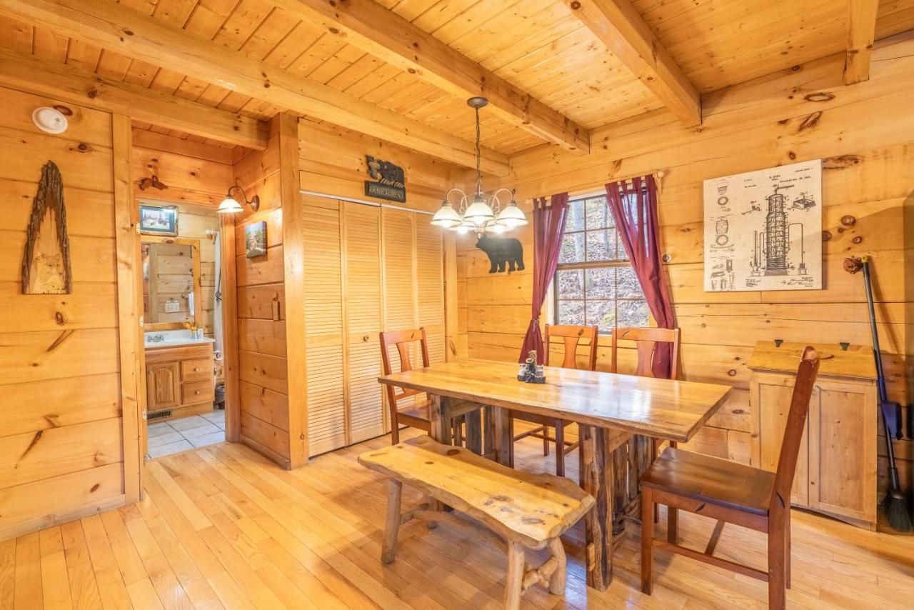 Moonshine Ridge Cabin With Hot Tub And Fire Pit Pigeon Forge Esterno foto