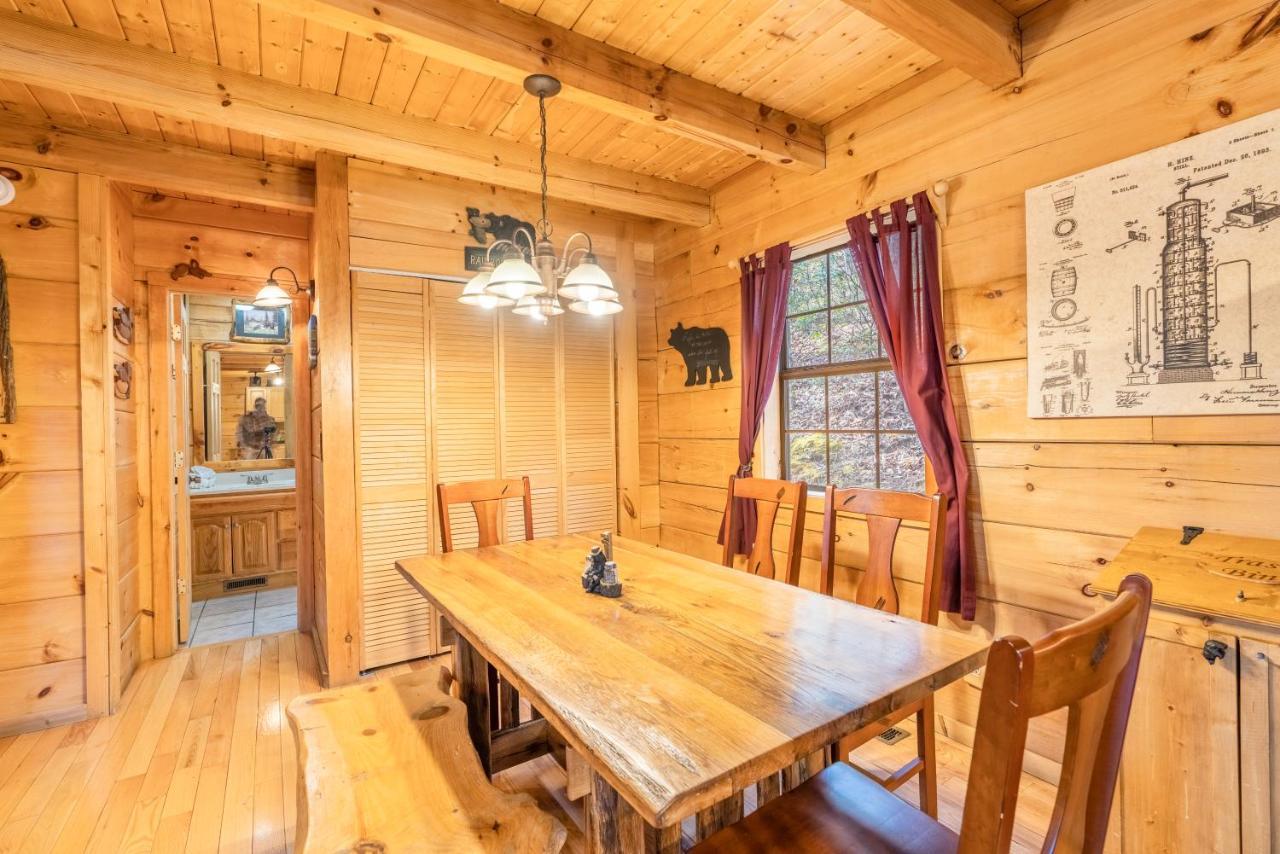 Moonshine Ridge Cabin With Hot Tub And Fire Pit Pigeon Forge Esterno foto