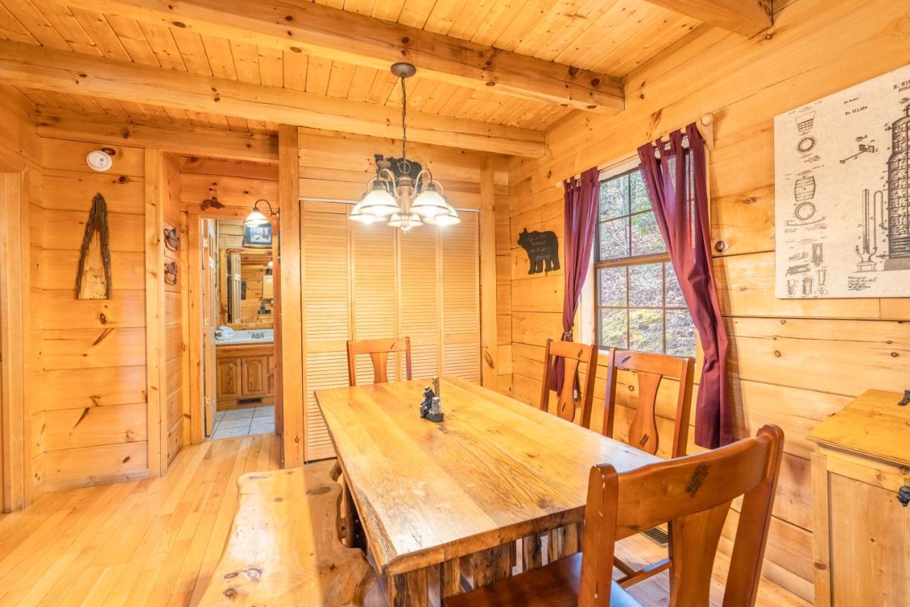 Moonshine Ridge Cabin With Hot Tub And Fire Pit Pigeon Forge Esterno foto