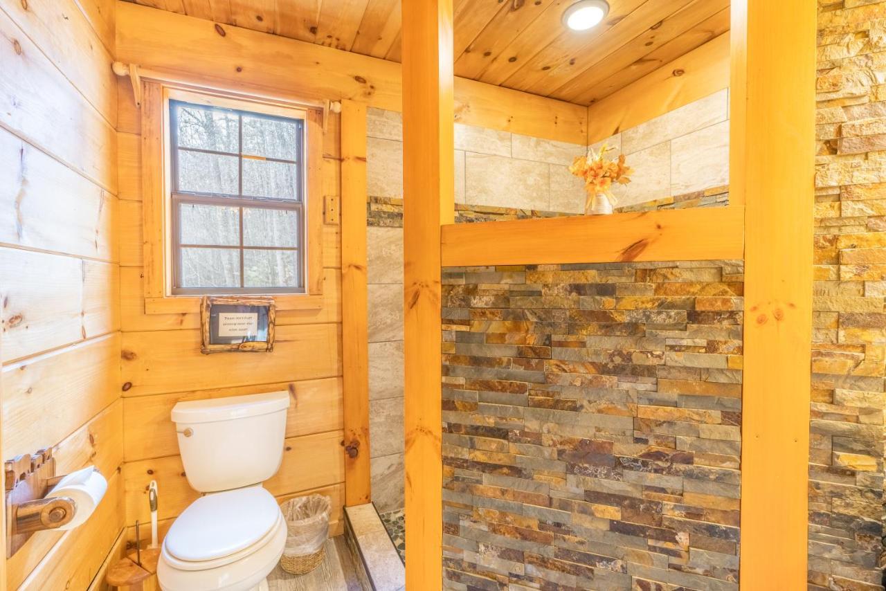 Moonshine Ridge Cabin With Hot Tub And Fire Pit Pigeon Forge Esterno foto
