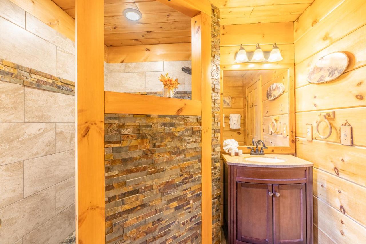Moonshine Ridge Cabin With Hot Tub And Fire Pit Pigeon Forge Esterno foto